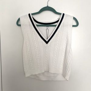 NWT Garage sweater vest